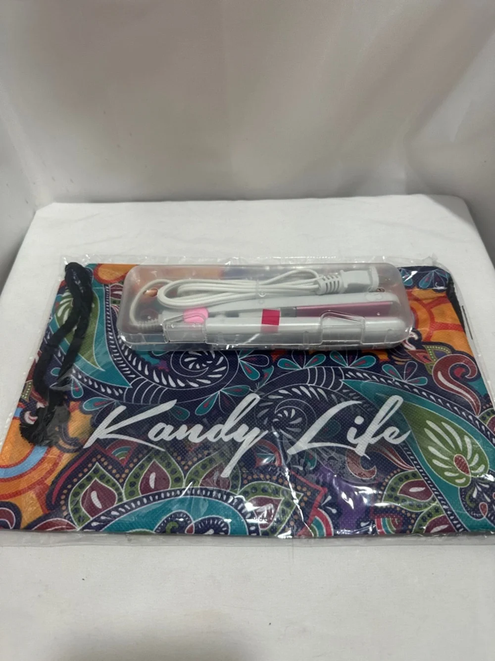 Colorful Paisley Cosmetic Pouch with White/Pink Travel Hair Tools - Picture 3 of 3